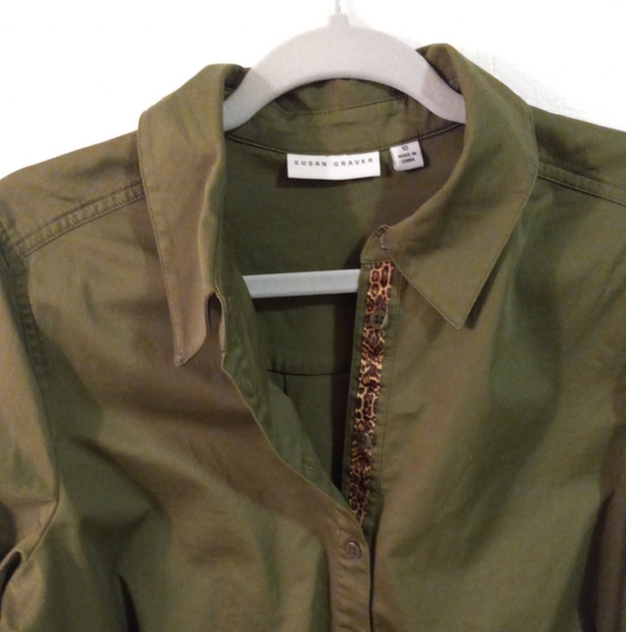 Susan Graver Dark Green Button Up Blouse Size 10 - Picture 9 of 10